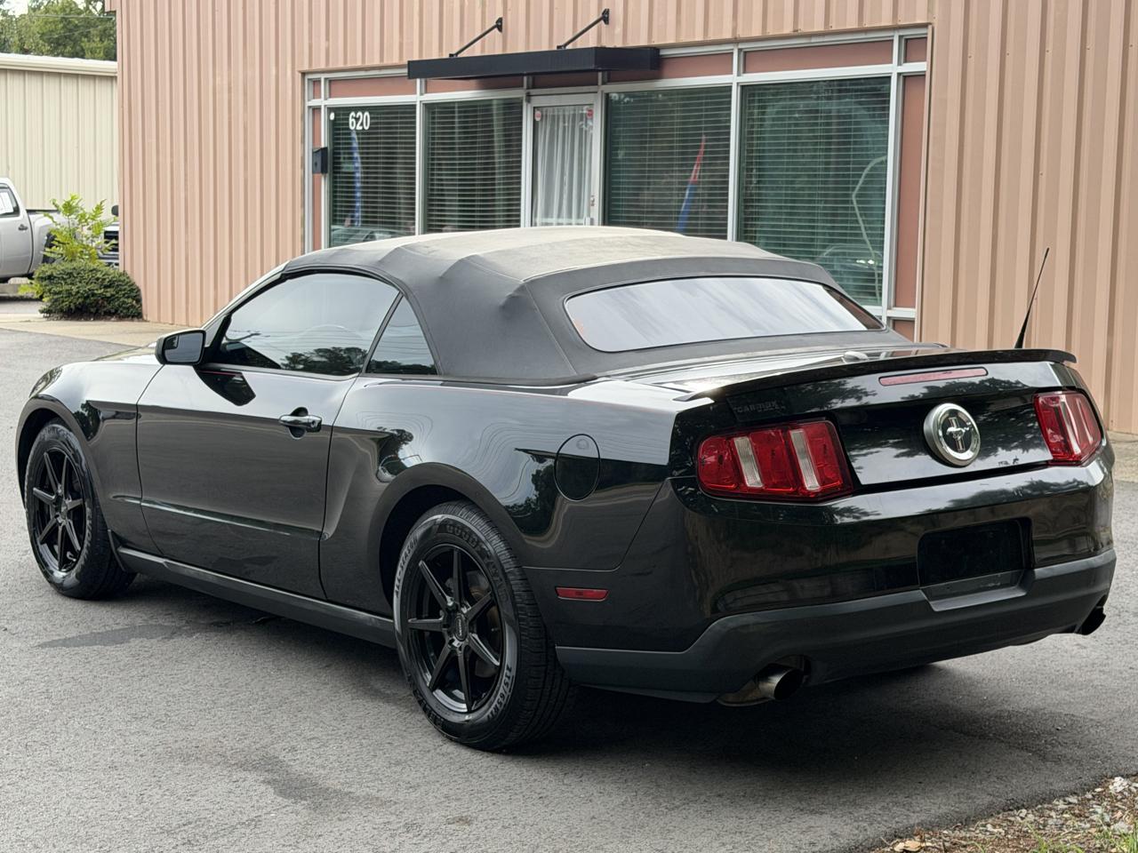 Ford Mustang V6 Convertible 2012