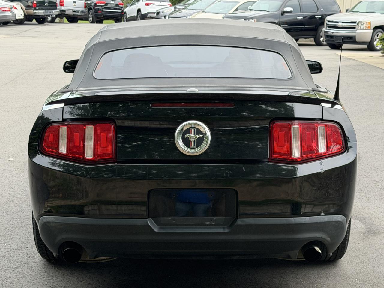 Ford Mustang V6 Convertible 2012
