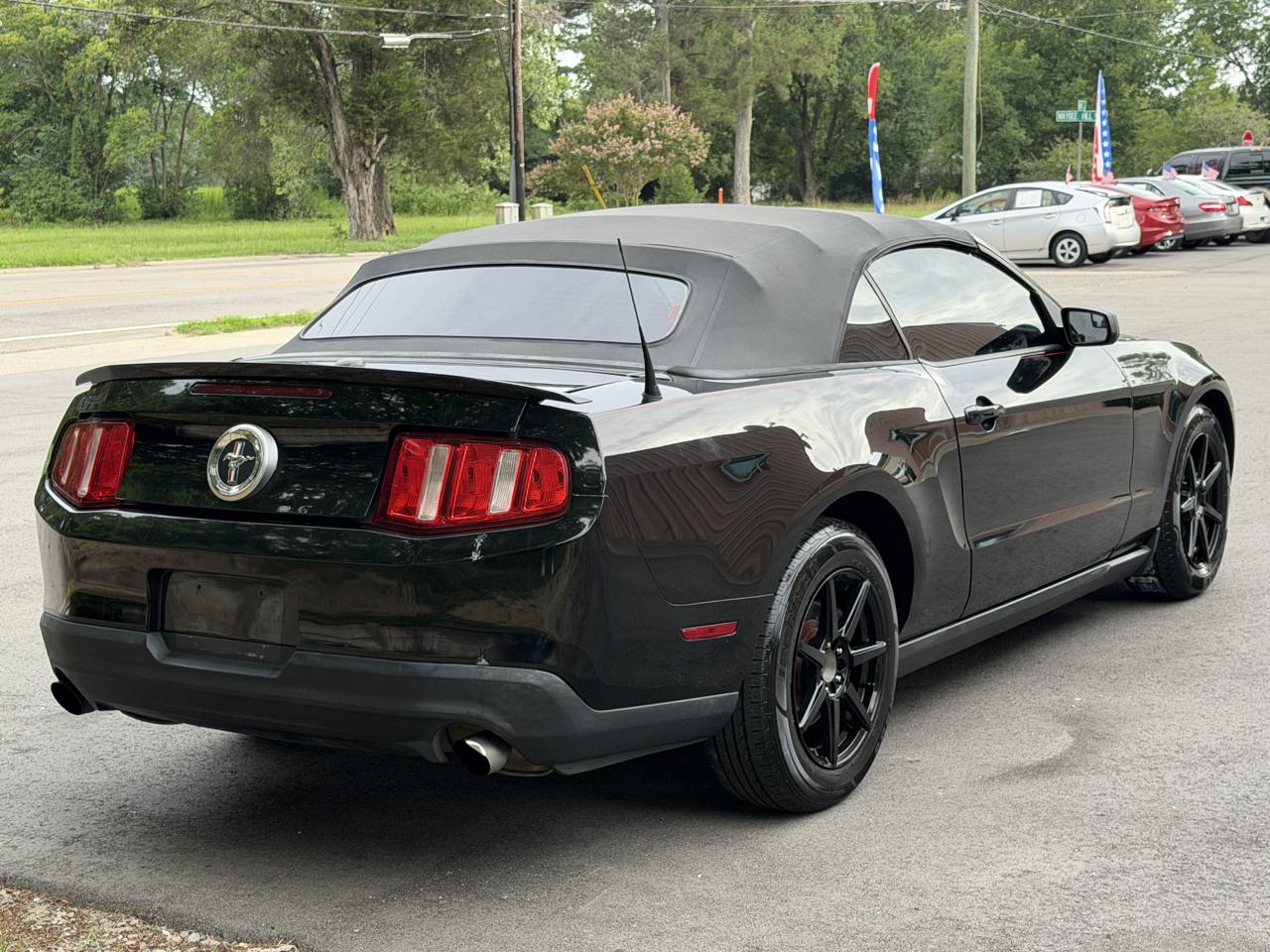 Ford Mustang V6 Convertible 2012