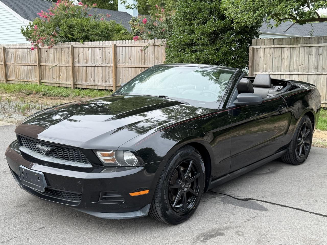 Ford Mustang V6 Convertible 2012