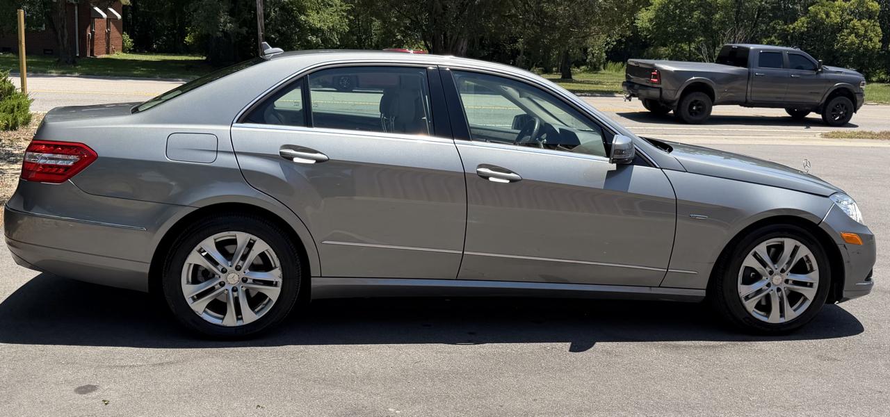 Mercedes-Benz E-Class E350 BlueTEC Sedan 2011