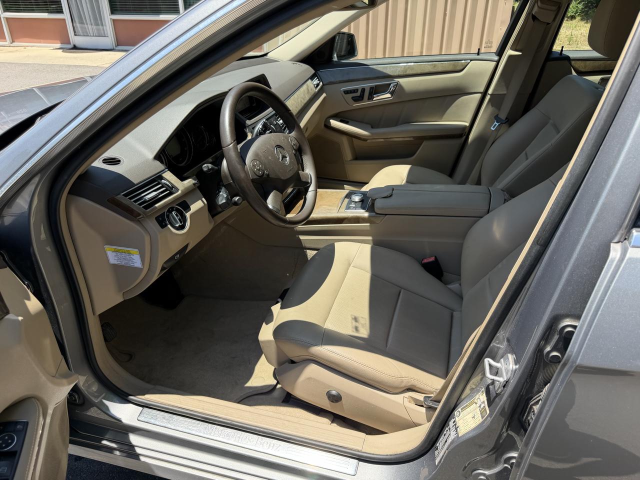 Mercedes-Benz E-Class E350 BlueTEC Sedan 2011