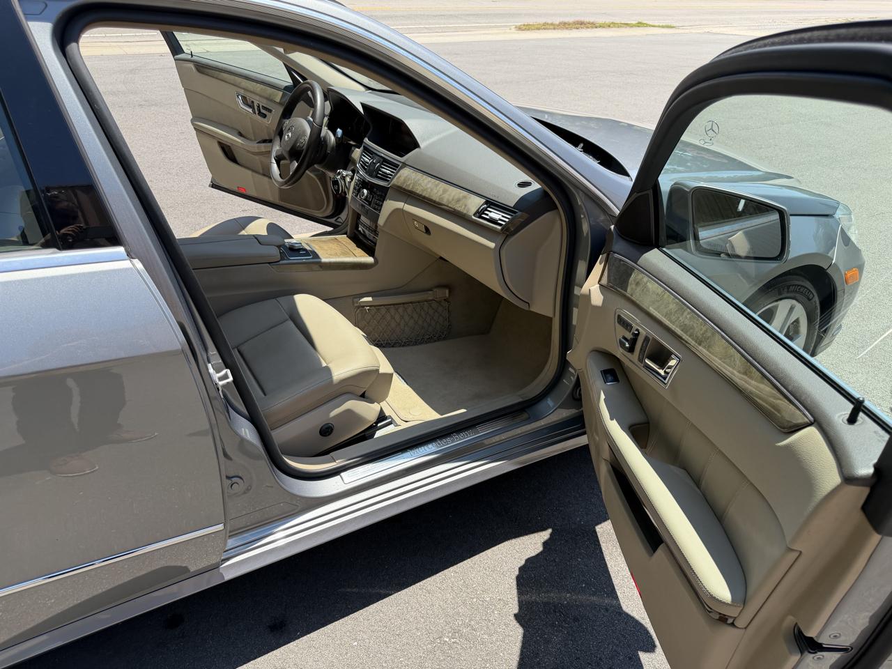 Mercedes-Benz E-Class E350 BlueTEC Sedan 2011