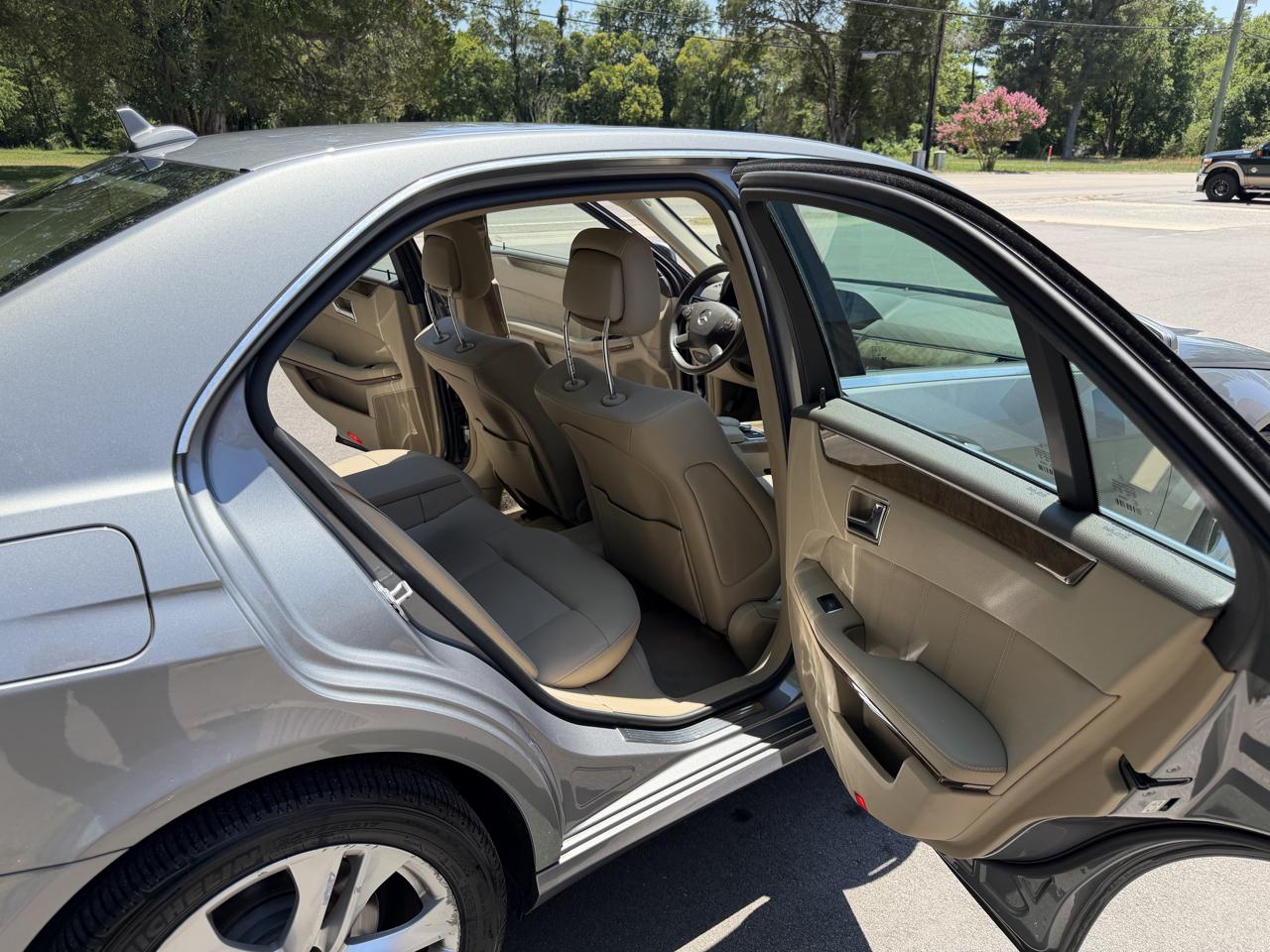 Mercedes-Benz E-Class E350 BlueTEC Sedan 2011