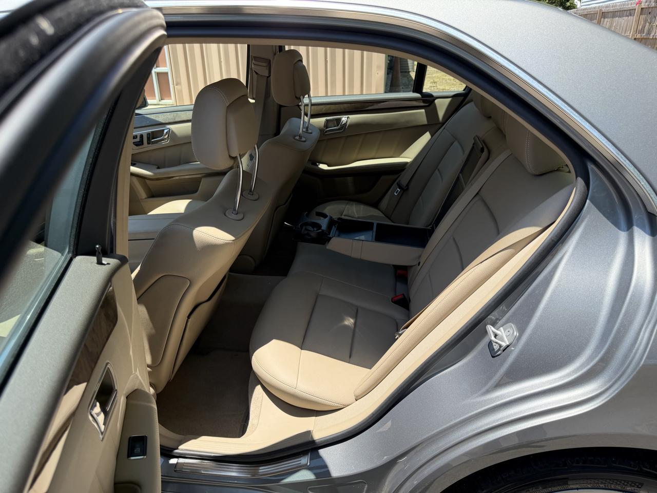 Mercedes-Benz E-Class E350 BlueTEC Sedan 2011