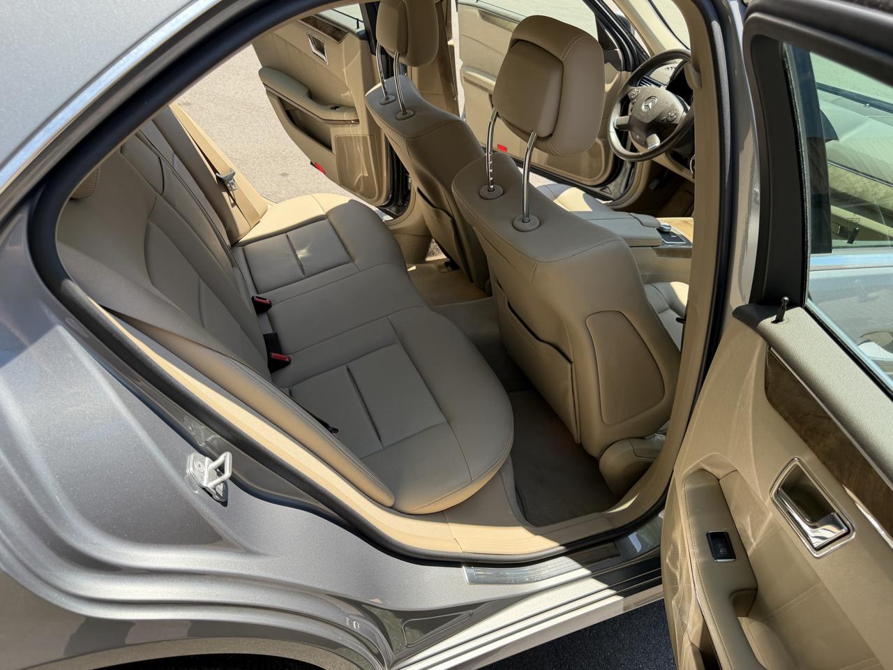Mercedes-Benz E-Class E350 BlueTEC Sedan 2011