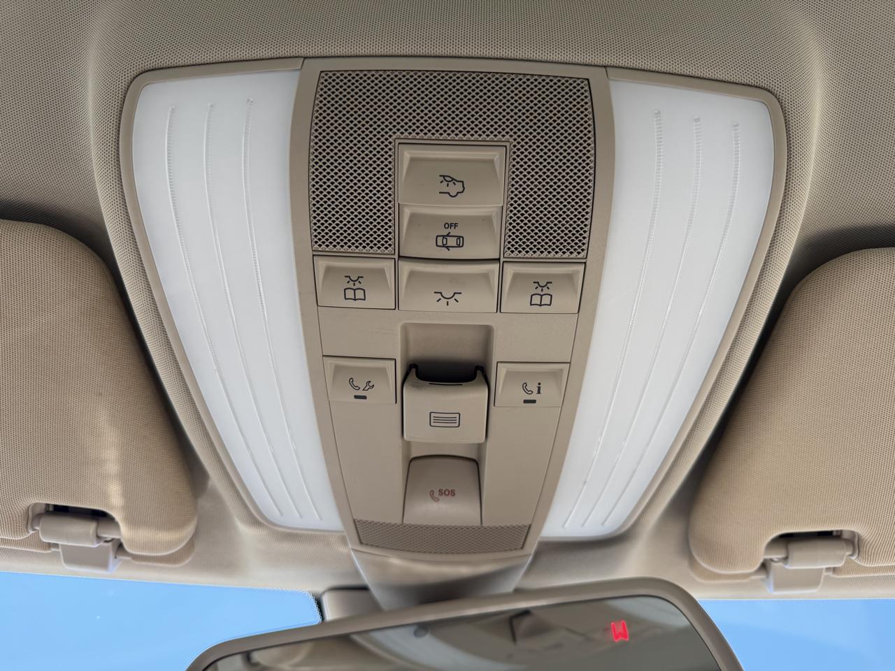Mercedes-Benz E-Class E350 BlueTEC Sedan 2011