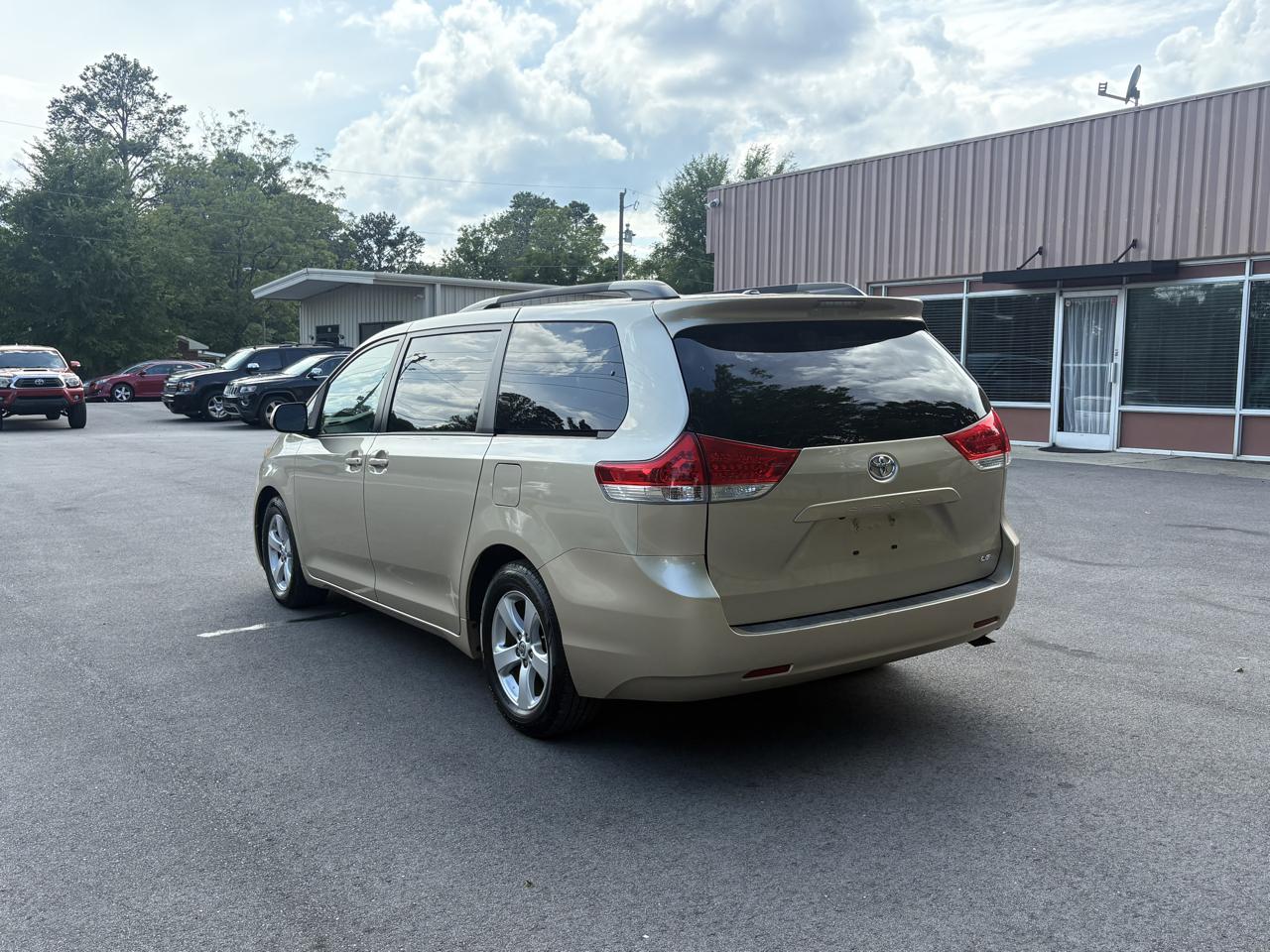Toyota Sienna LE FWD 8-Passenger V6 2014