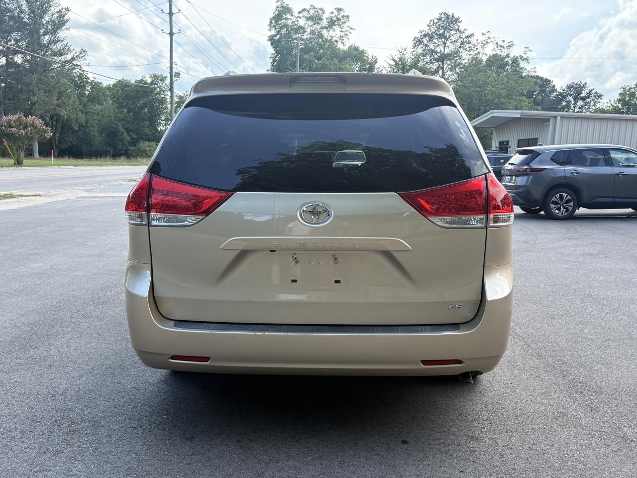 Toyota Sienna LE FWD 8-Passenger V6 2014