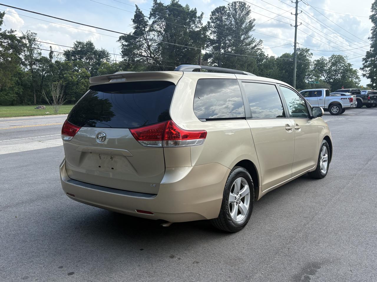 Toyota Sienna LE FWD 8-Passenger V6 2014