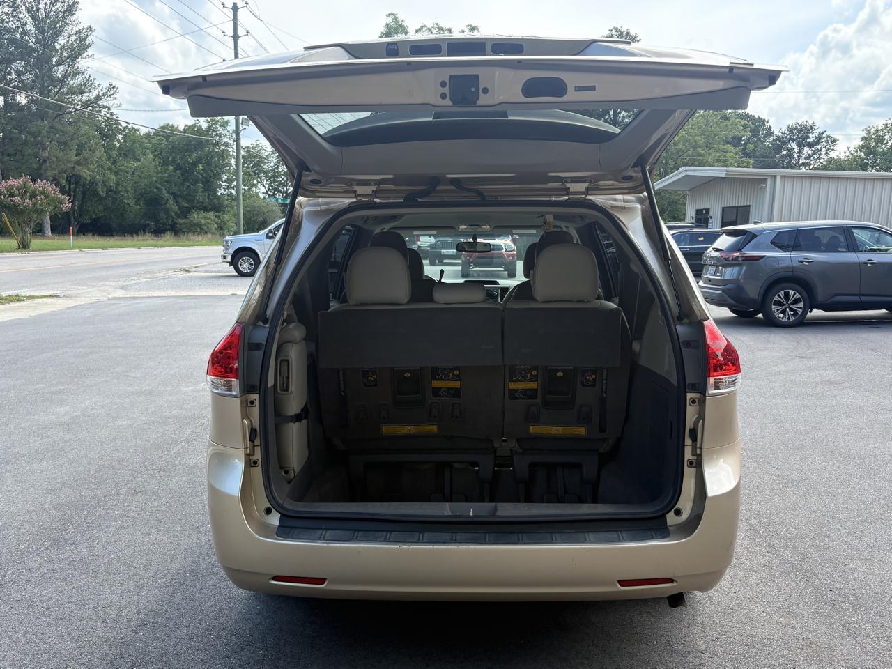 Toyota Sienna LE FWD 8-Passenger V6 2014
