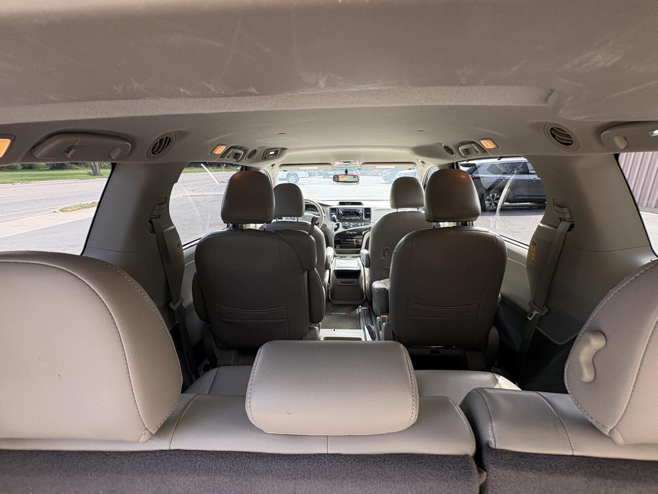Toyota Sienna LE FWD 8-Passenger V6 2014