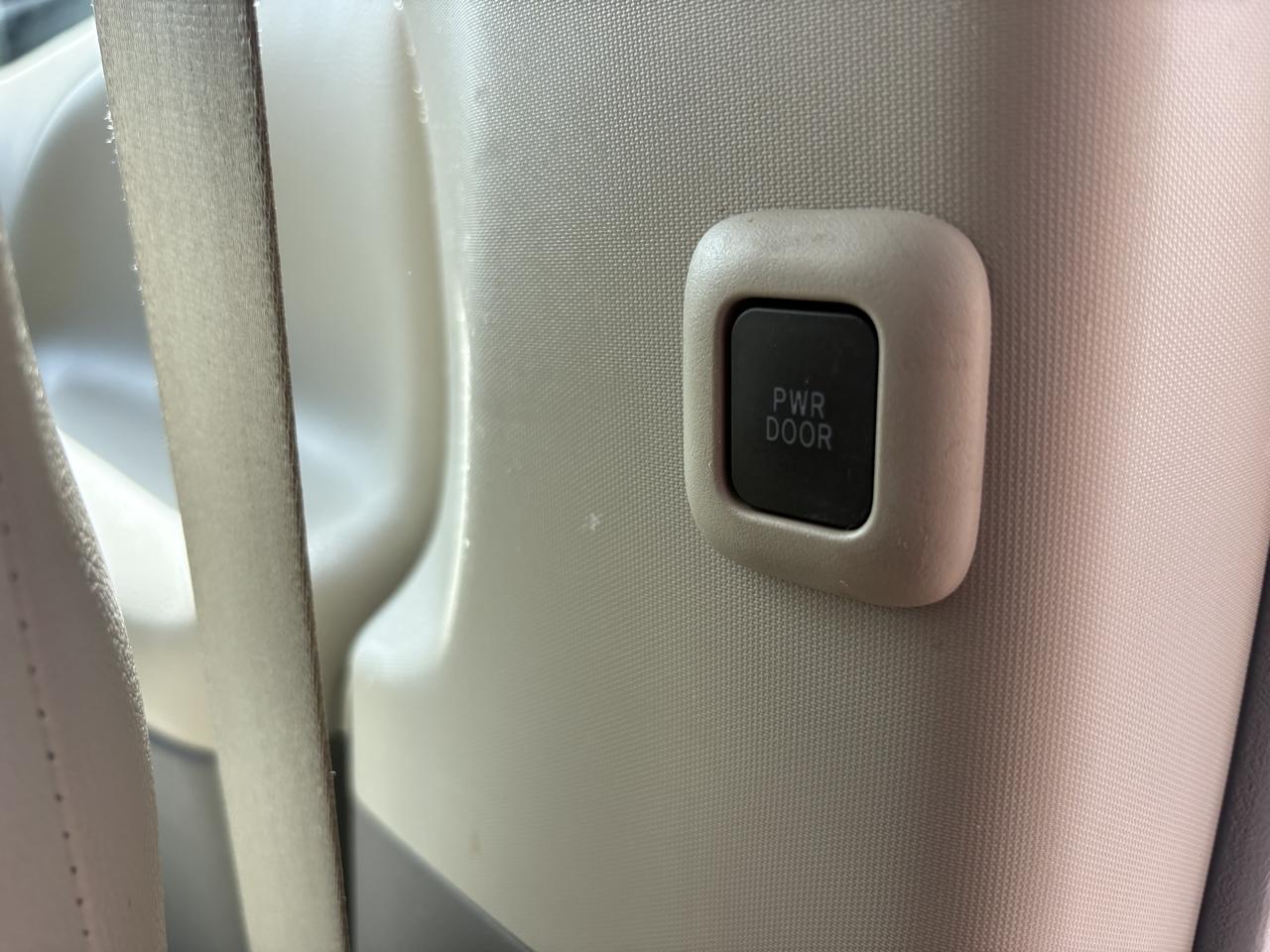 Toyota Sienna LE FWD 8-Passenger V6 2014