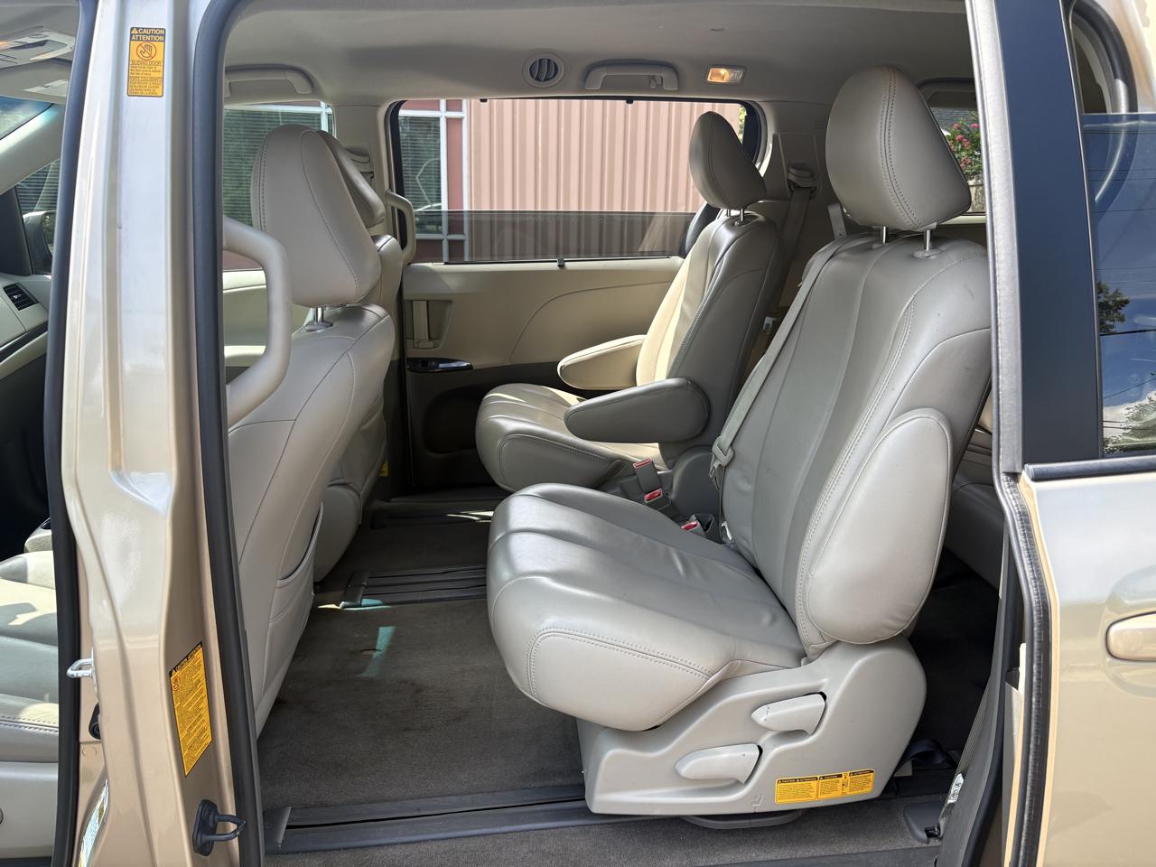 Toyota Sienna LE FWD 8-Passenger V6 2014