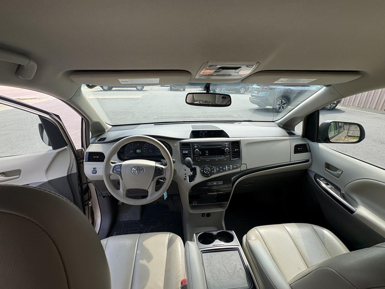 Toyota Sienna LE FWD 8-Passenger V6 2014
