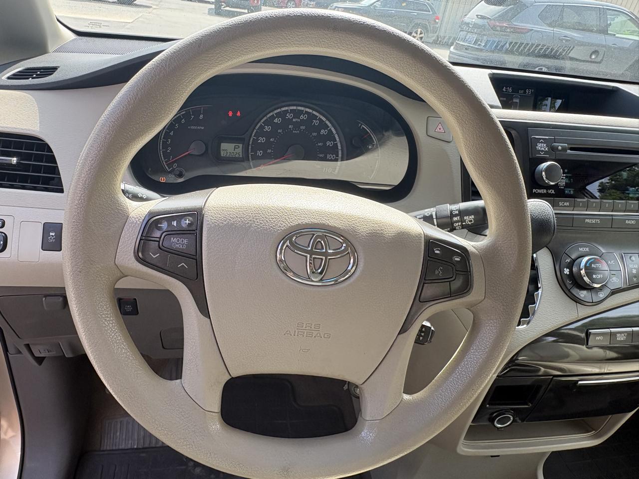 Toyota Sienna LE FWD 8-Passenger V6 2014