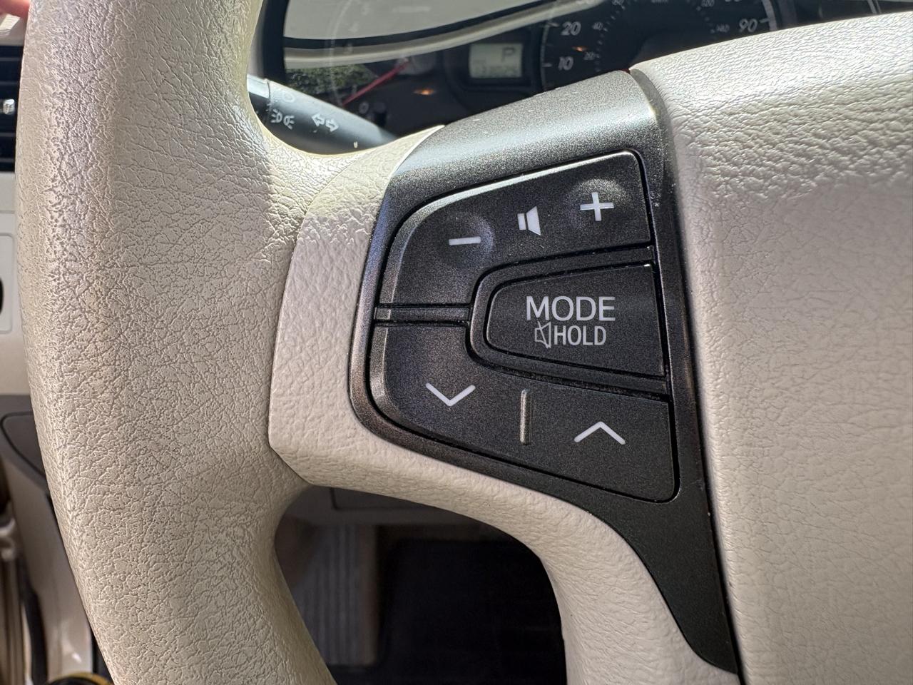 Toyota Sienna LE FWD 8-Passenger V6 2014