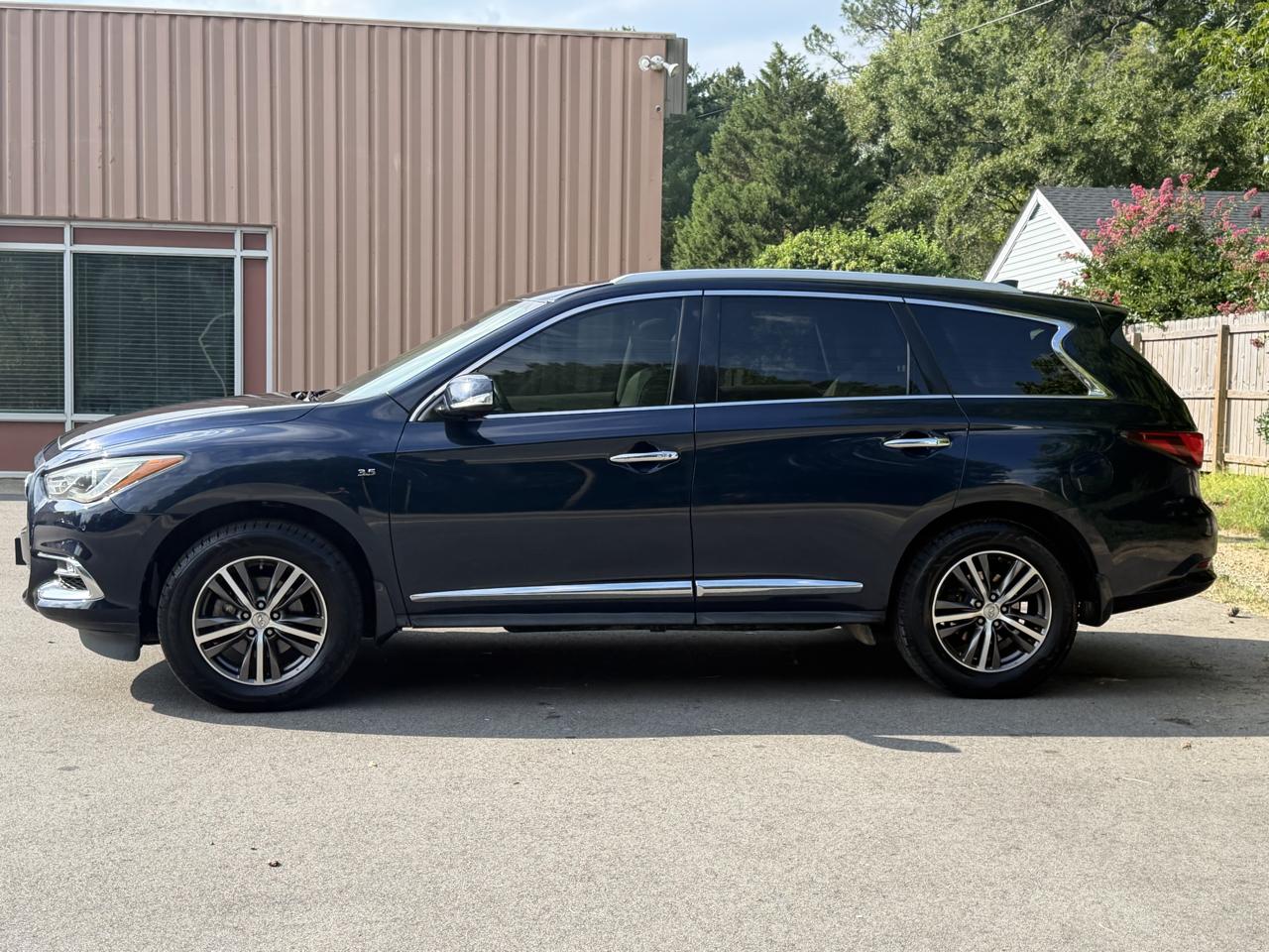 Infiniti QX60 Base AWD 2017