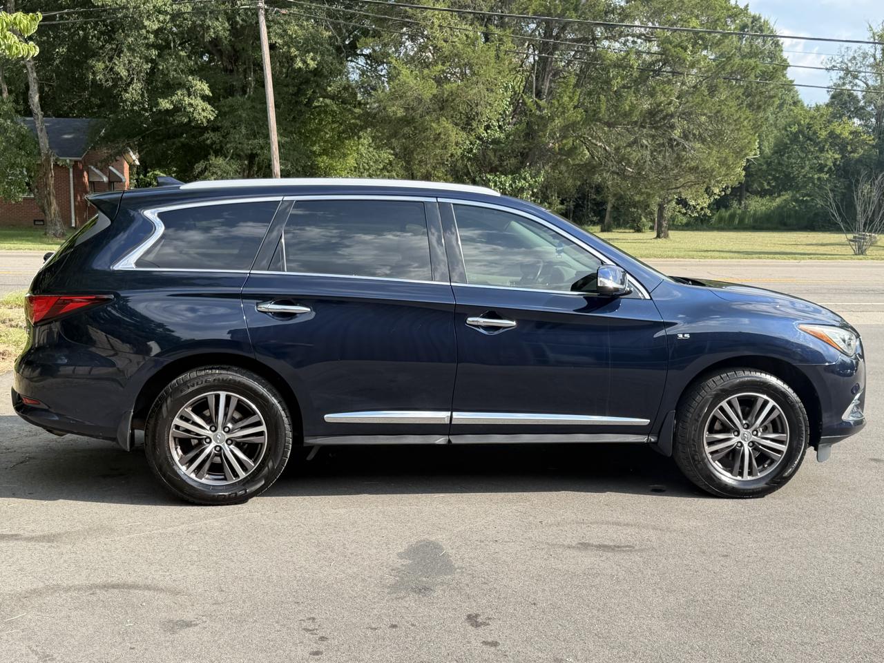 Infiniti QX60 Base AWD 2017