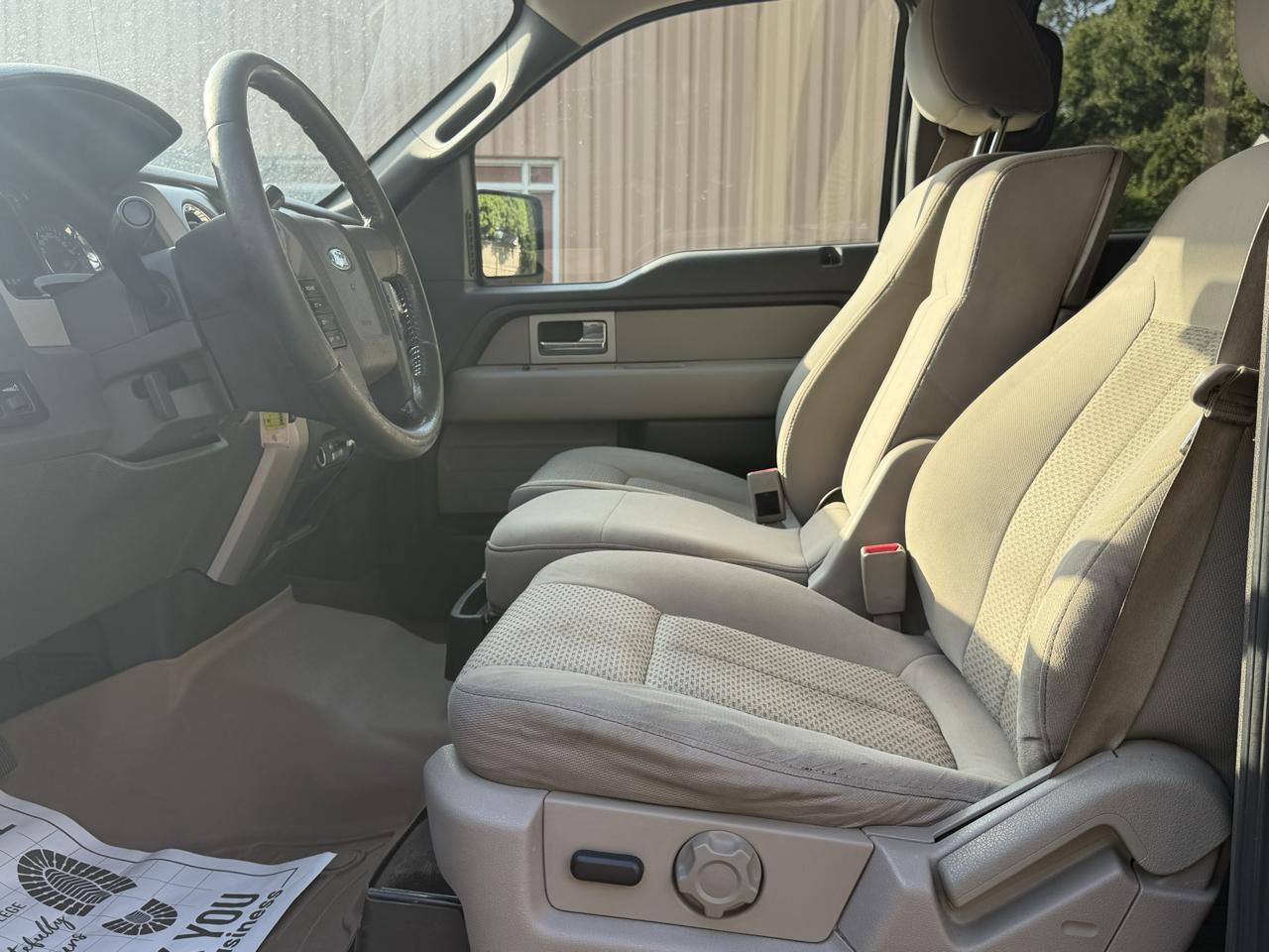 Ford F-150 XL SuperCrew 5.5-ft. Bed 4WD 2010