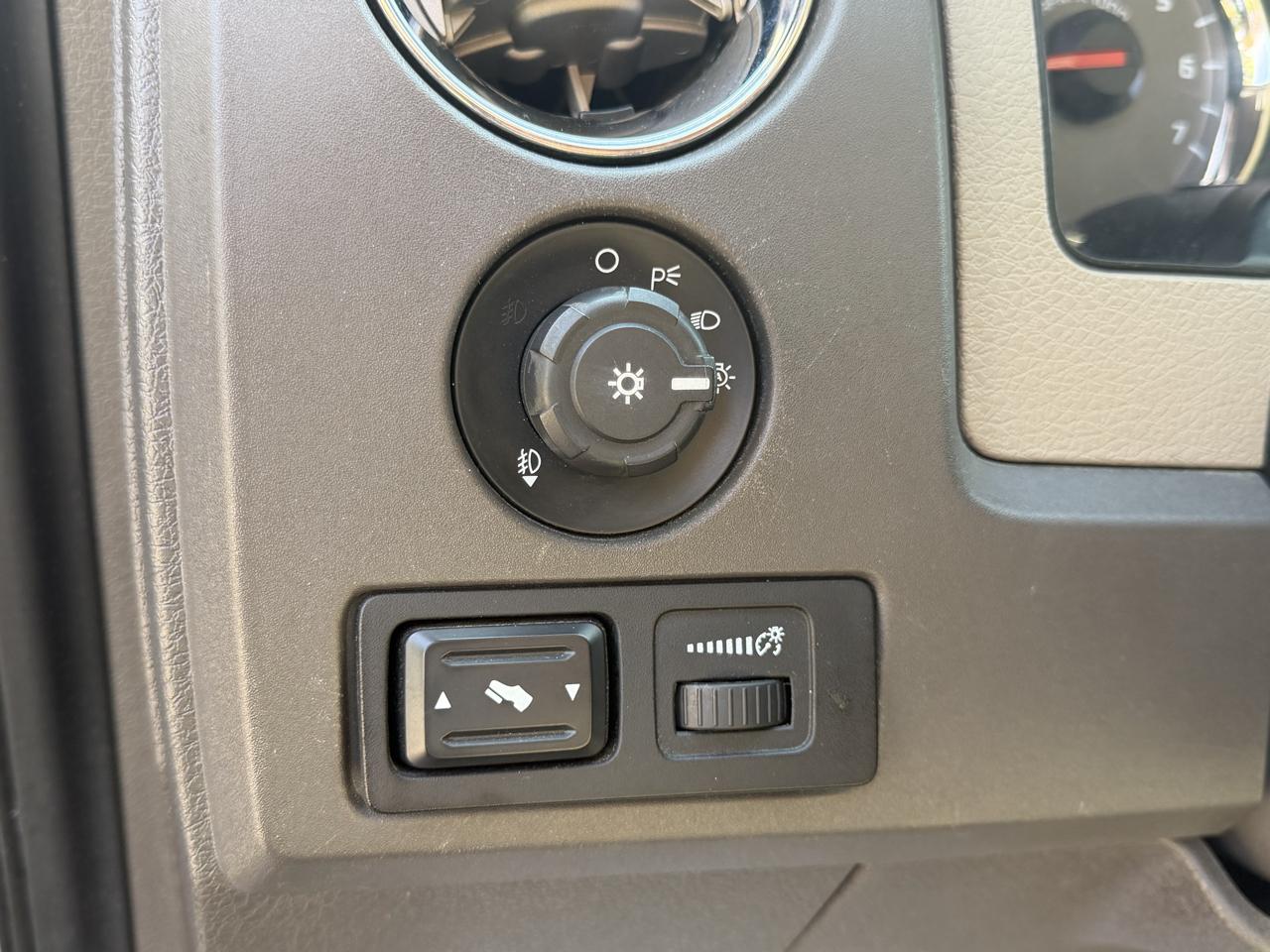 Ford F-150 XL SuperCrew 5.5-ft. Bed 4WD 2010
