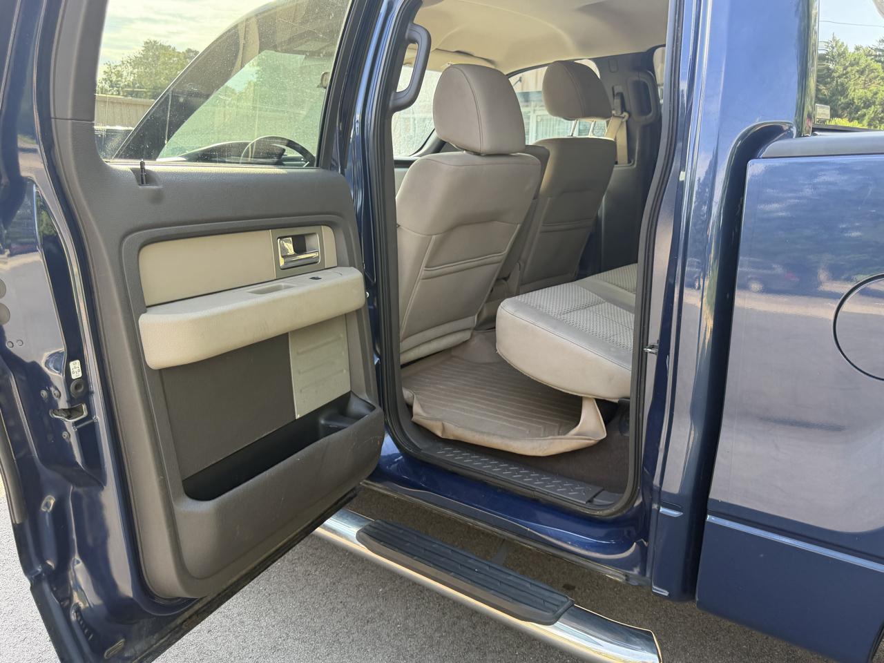 Ford F-150 XL SuperCrew 5.5-ft. Bed 4WD 2010