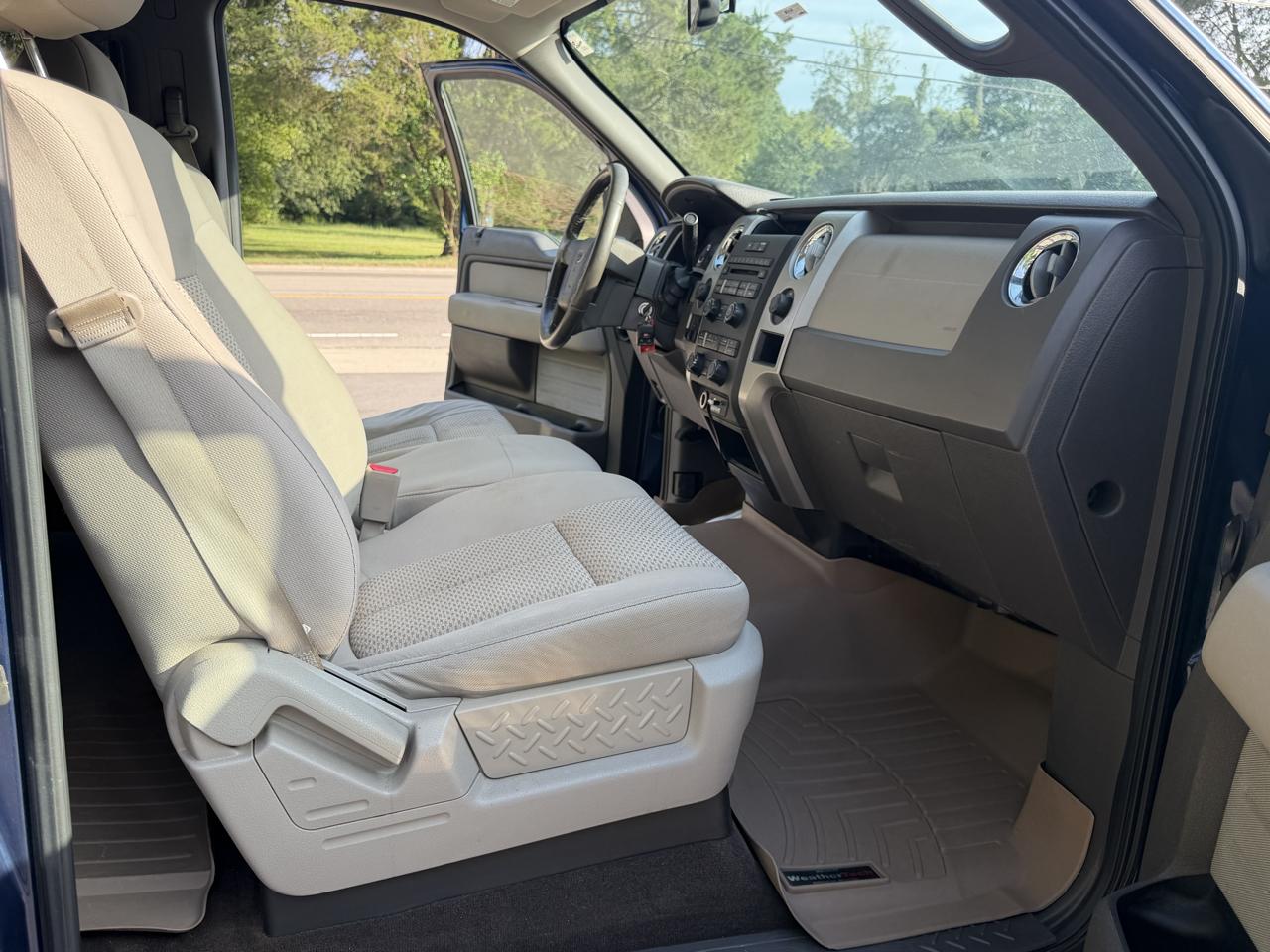Ford F-150 XL SuperCrew 5.5-ft. Bed 4WD 2010