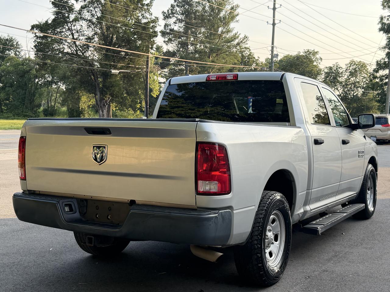 RAM 1500 Tradesman Crew Cab SWB 2WD 2016