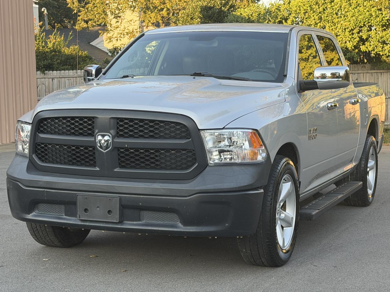 RAM 1500 Tradesman Crew Cab SWB 2WD 2016