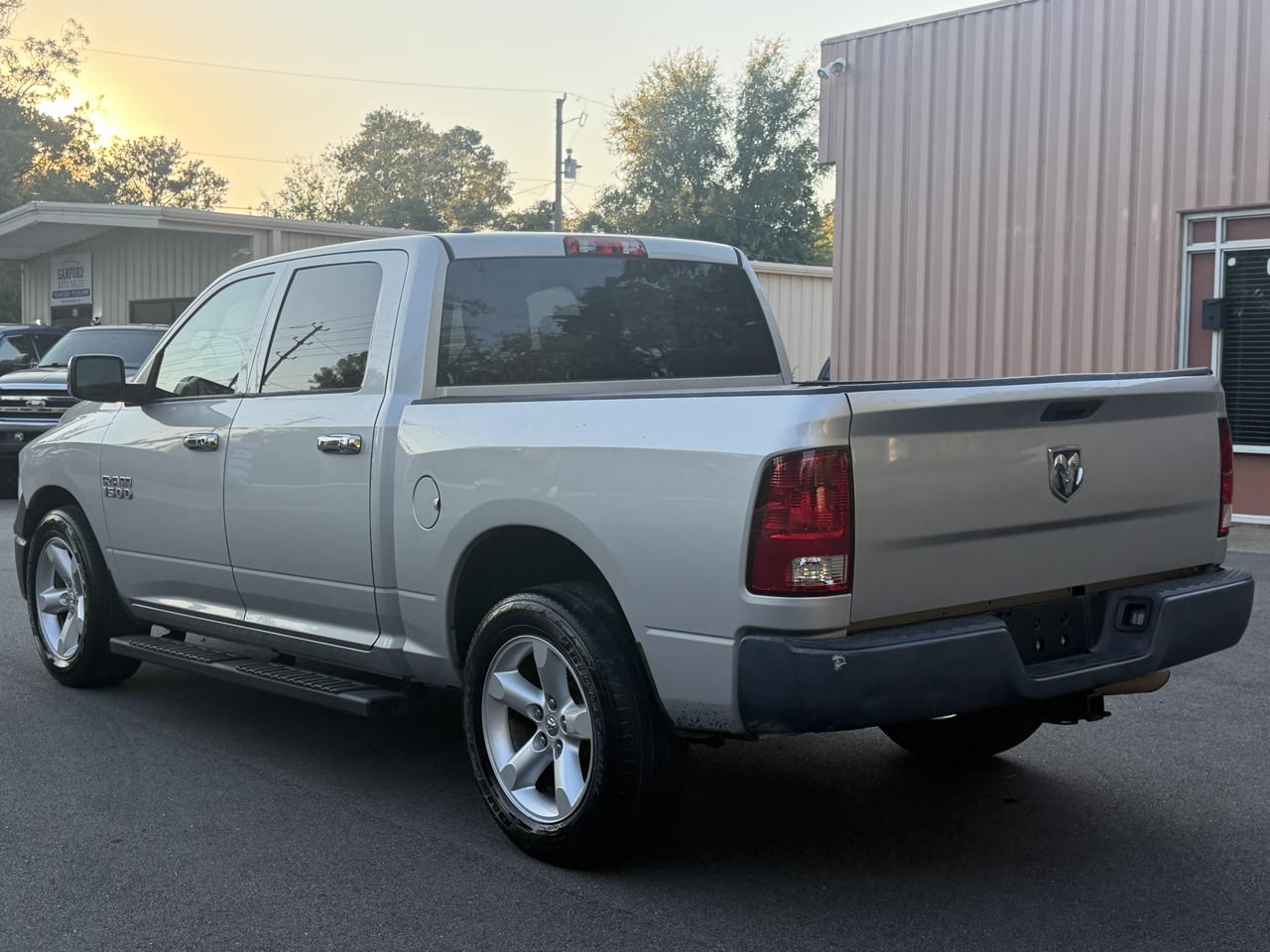 RAM 1500 Tradesman Crew Cab SWB 2WD 2016