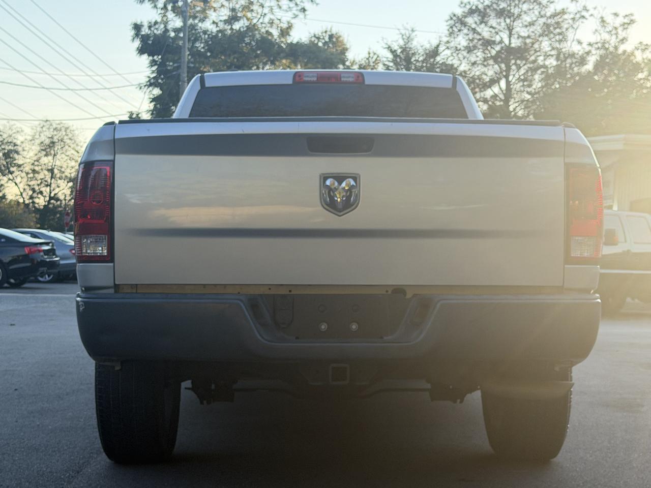 RAM 1500 Tradesman Crew Cab SWB 2WD 2016