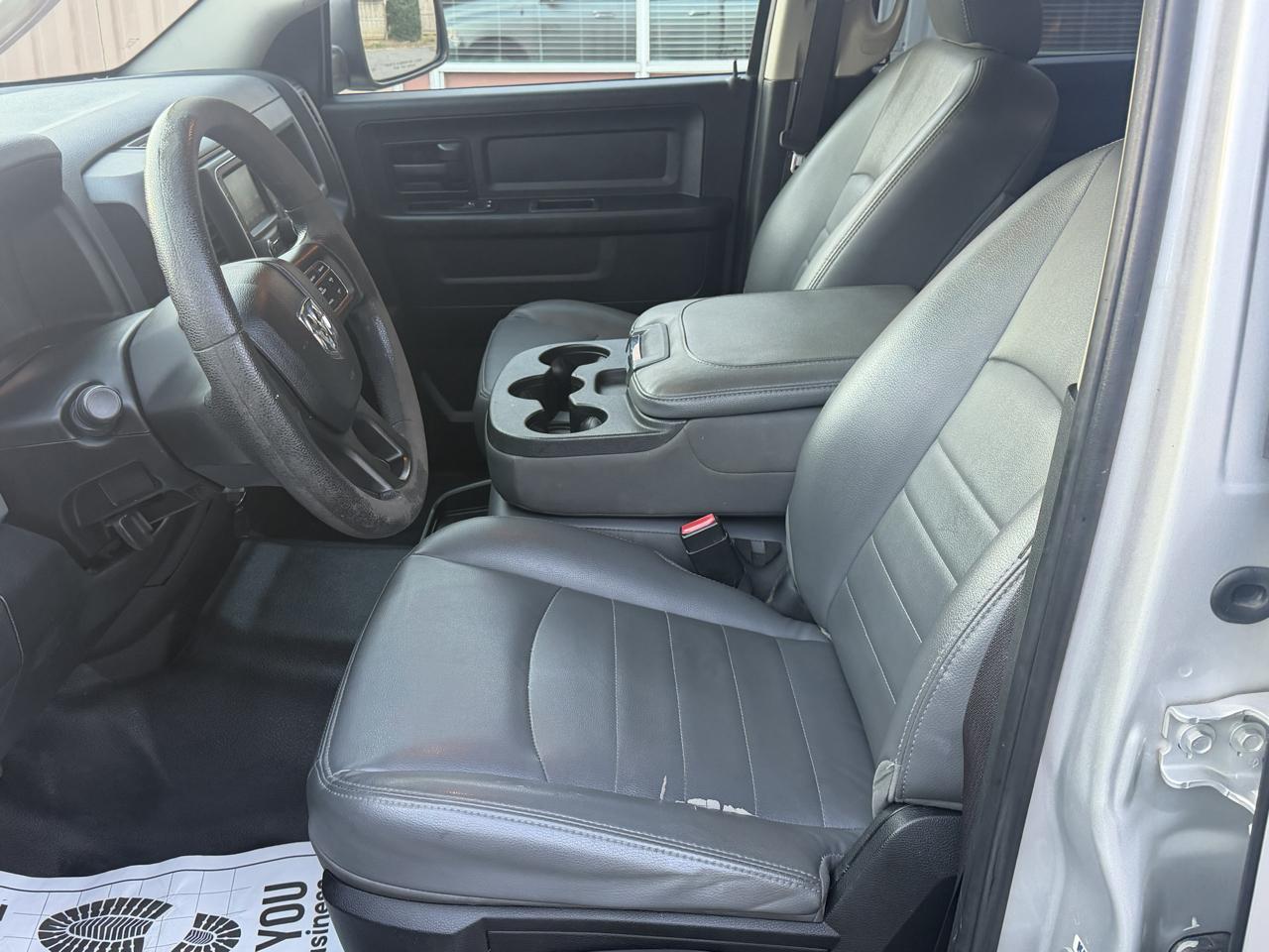 RAM 1500 Tradesman Crew Cab SWB 2WD 2016