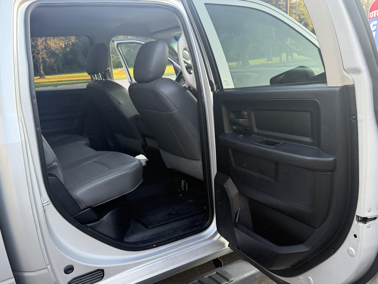 RAM 1500 Tradesman Crew Cab SWB 2WD 2016