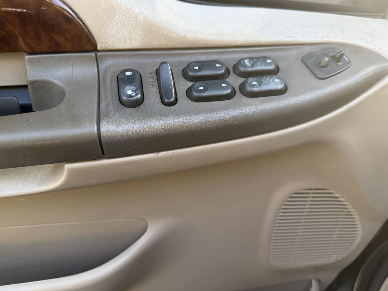 Ford F-250 SD XL Crew Cab 4WD 2004