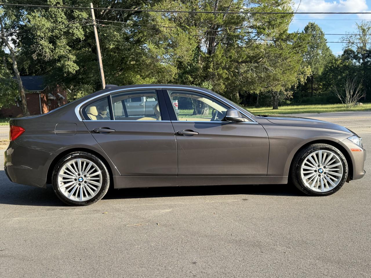 BMW 3-Series 328i xDrive Sedan 2013
