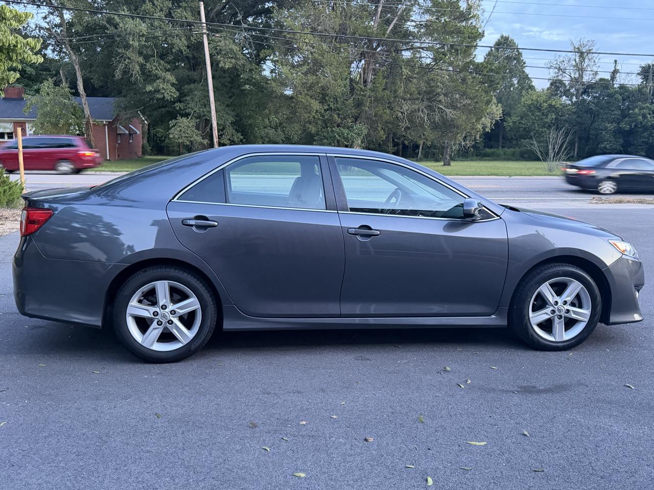 Toyota Camry SE 2013
