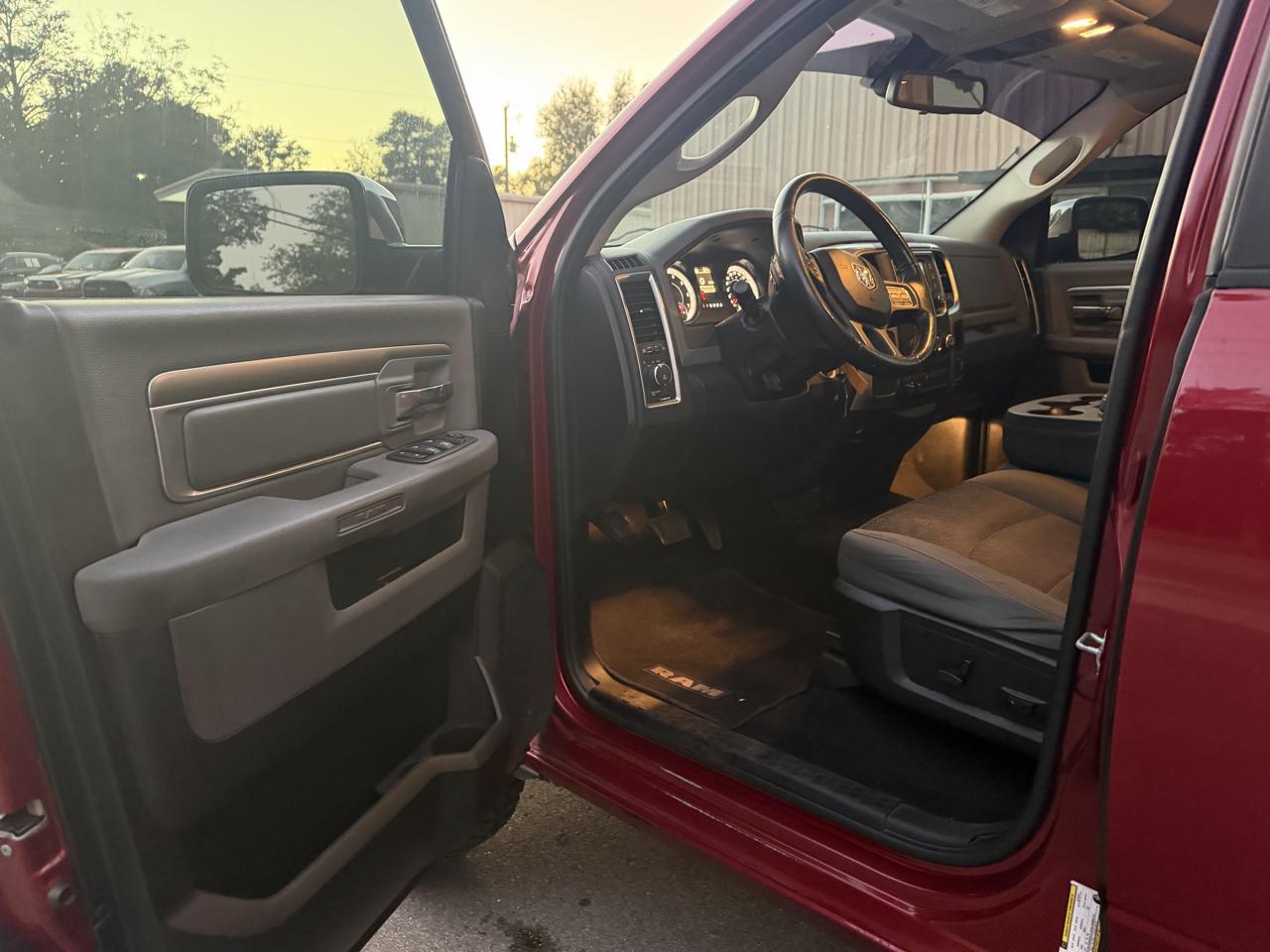 RAM 1500 SLT Quad Cab 2WD 2014