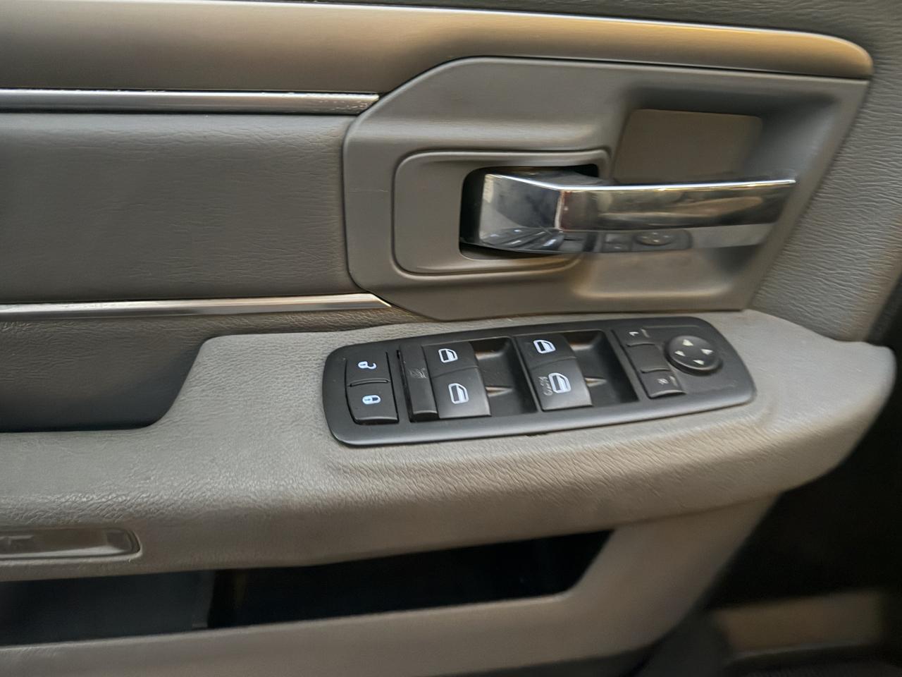 RAM 1500 SLT Quad Cab 2WD 2014