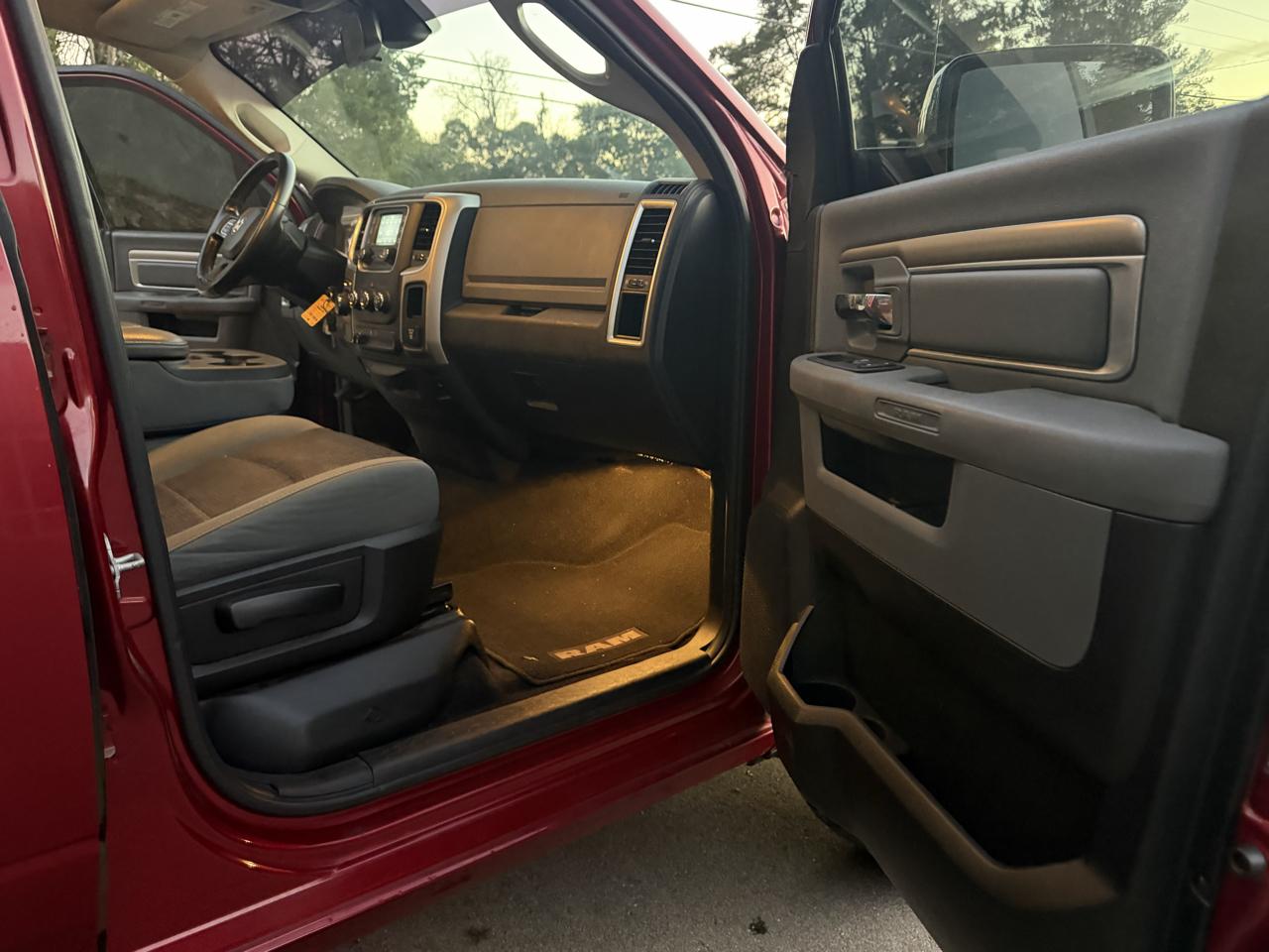 RAM 1500 SLT Quad Cab 2WD 2014