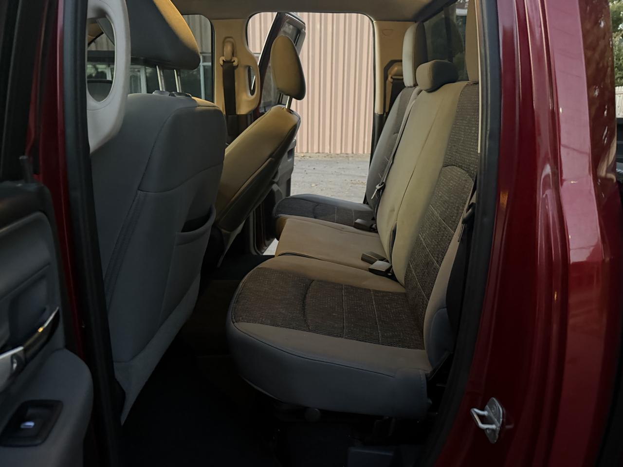 RAM 1500 SLT Quad Cab 2WD 2014
