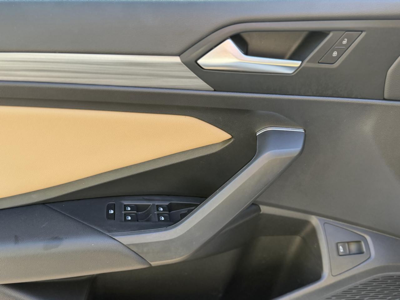 Volkswagen Jetta 1.4T SEL 8A 2019