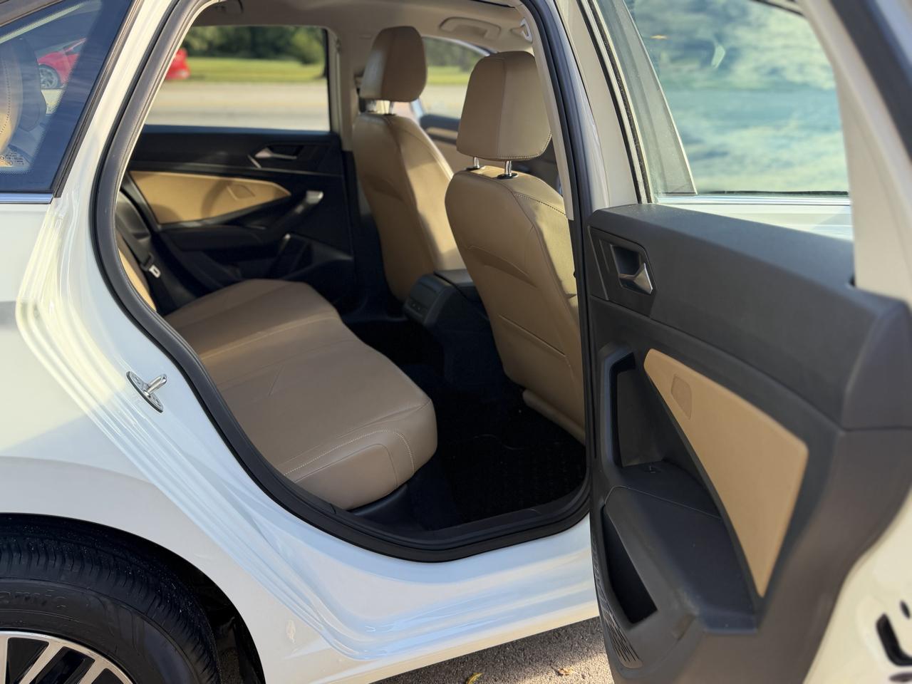 Volkswagen Jetta 1.4T SEL 8A 2019