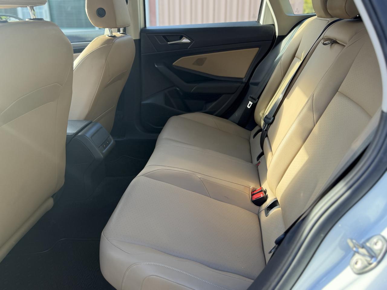 Volkswagen Jetta 1.4T SEL 8A 2019