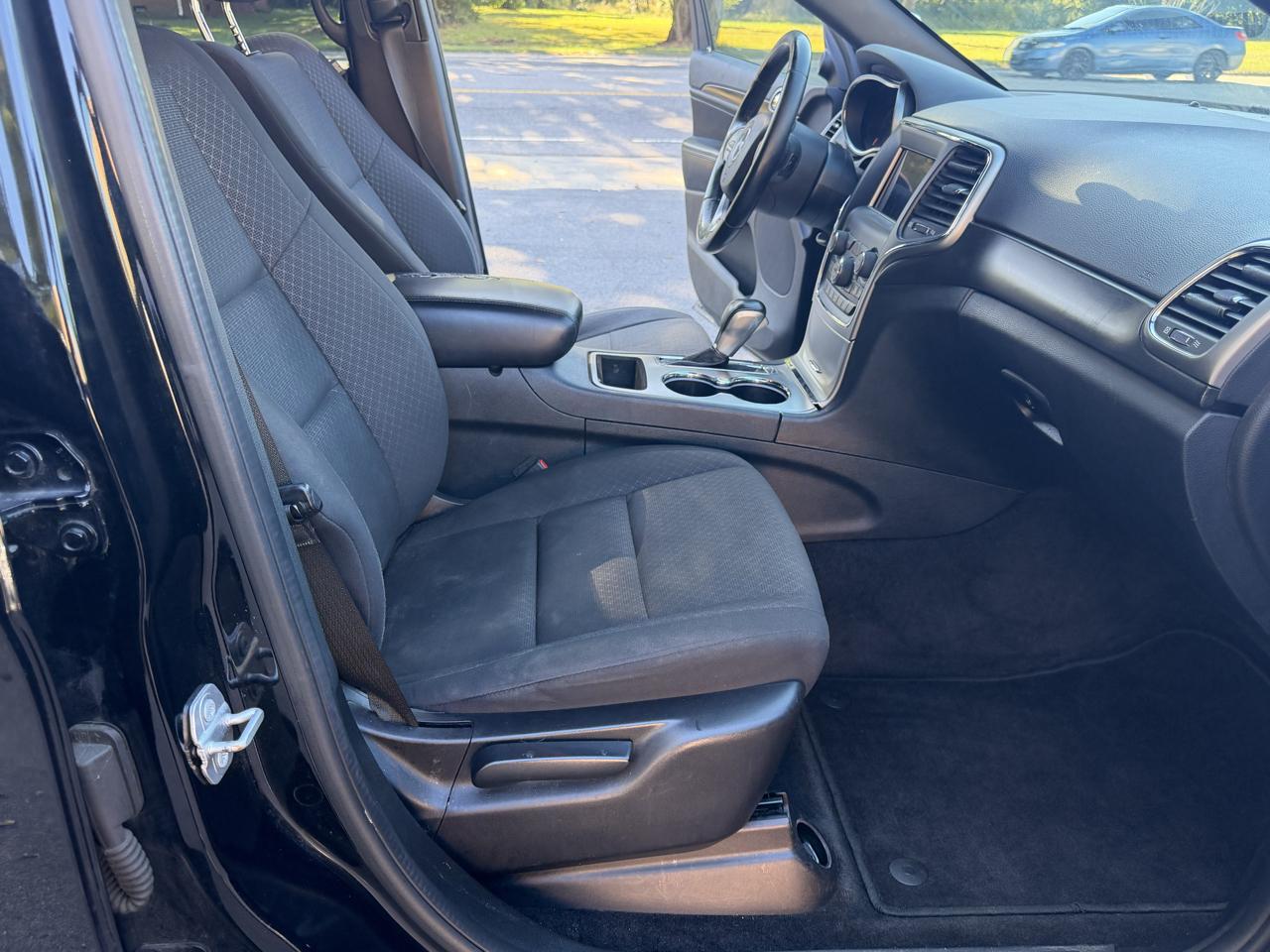 Jeep Grand Cherokee Laredo 2WD 2018