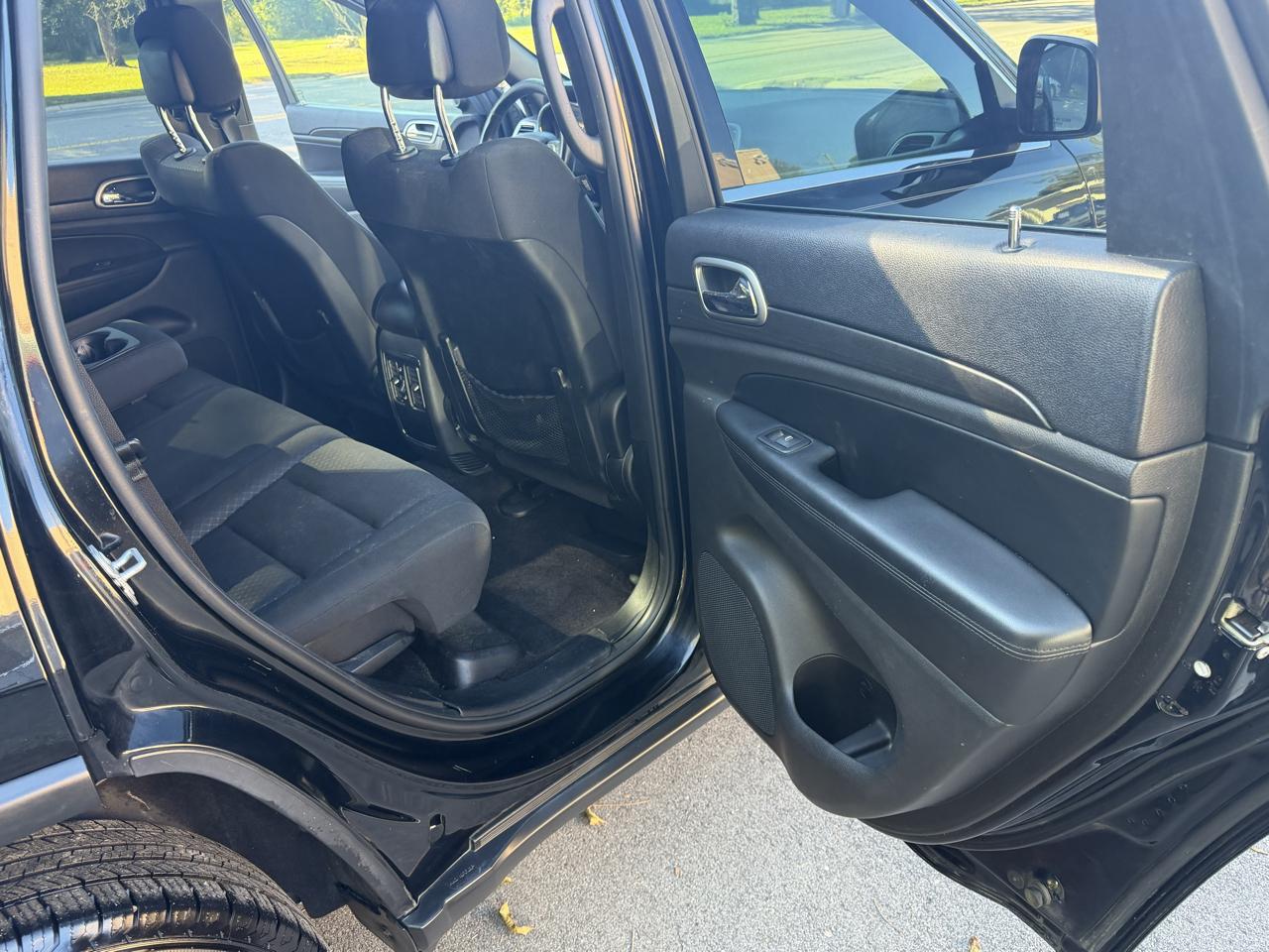 Jeep Grand Cherokee Laredo 2WD 2018