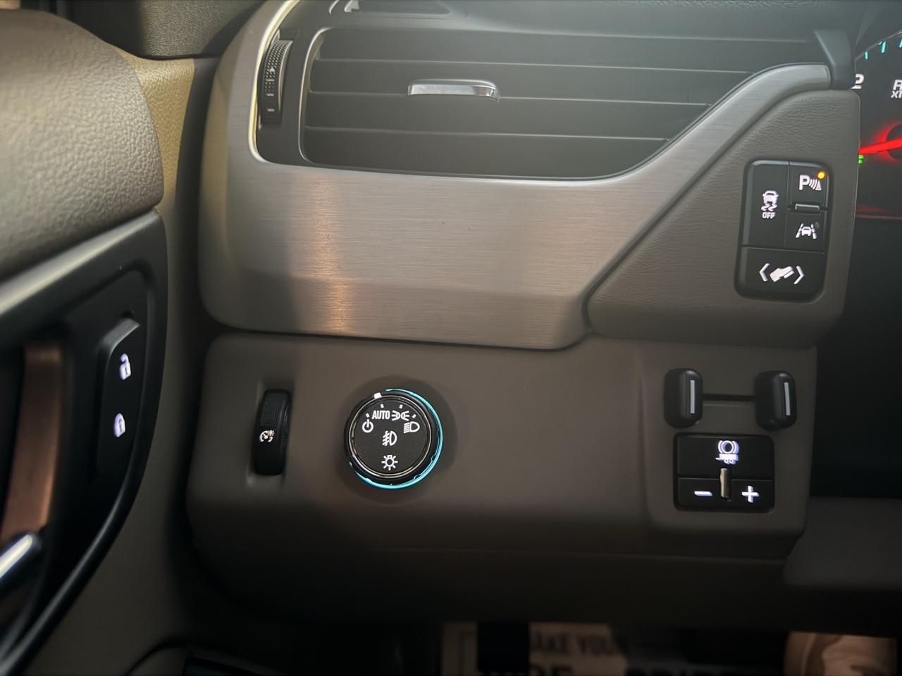 GMC Yukon XL SLT 2WD 2018