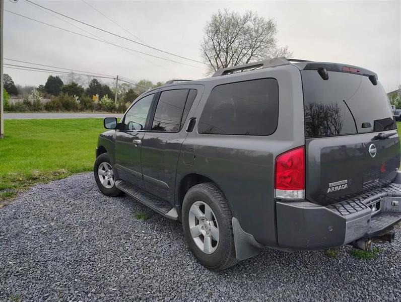 Nissan Armada  2004