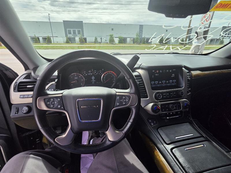 2016 GMC Yukon XL Denali - Photo 10