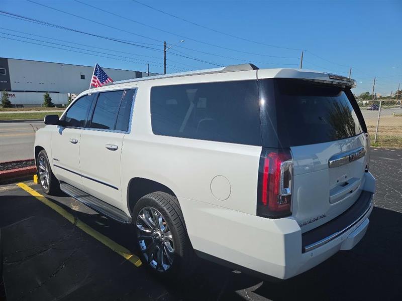 GMC Yukon XL Denali 4WD 2016