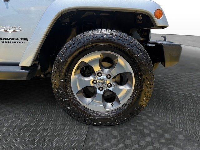 Jeep Wrangler photo 8